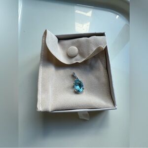 Elegant Blue Gemstone Pendant